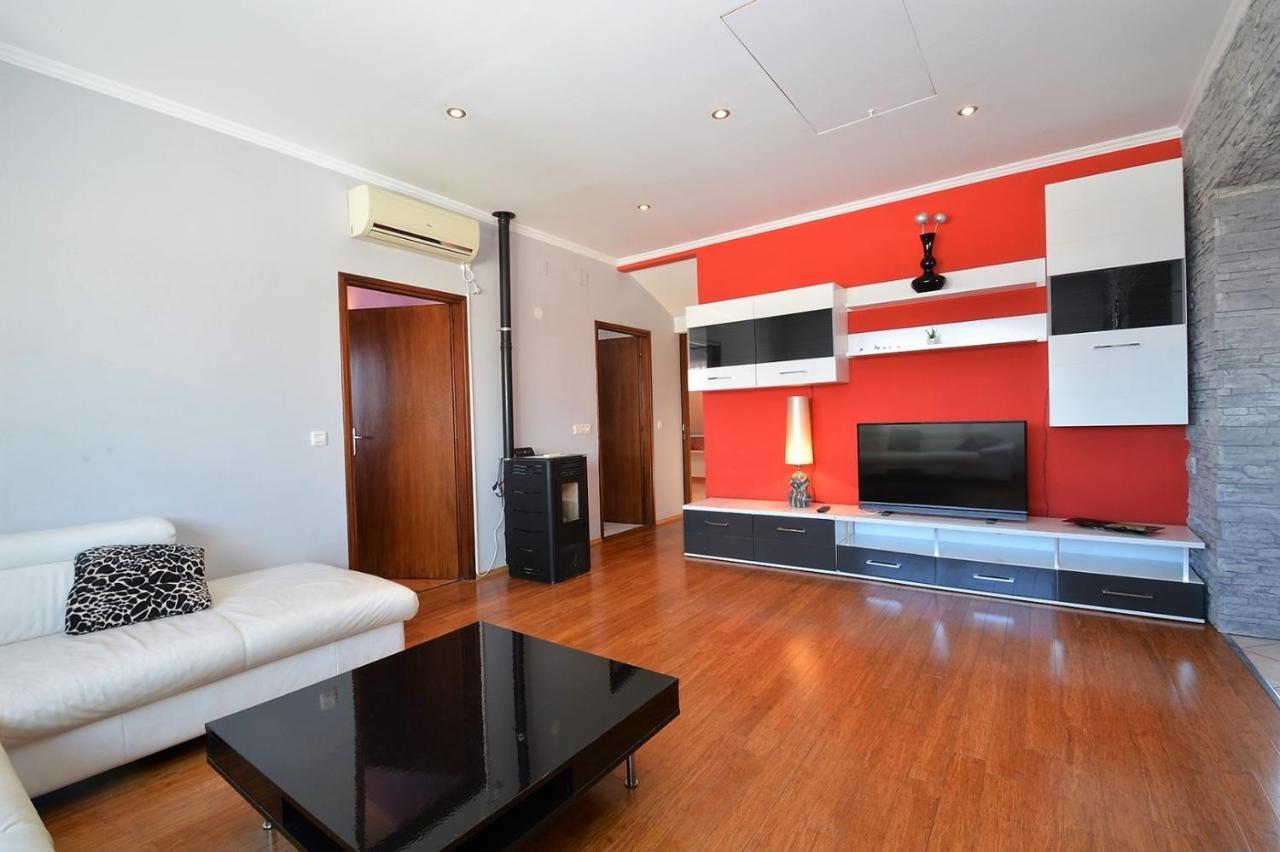 House Luciana Hotel Mali Lošinj Eksteriør billede